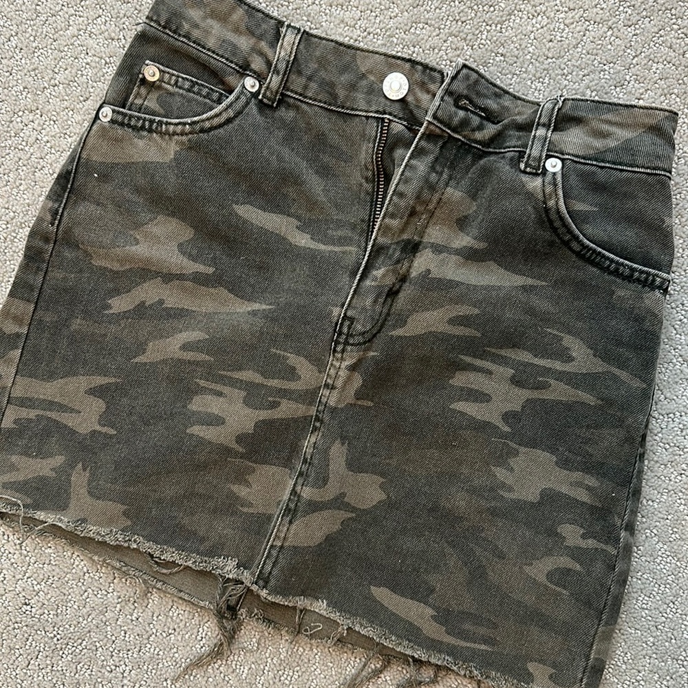 TopShop Denim Camo Mini Skirt Size 2